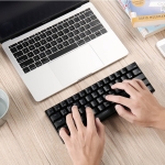 Royal Kludge RK61 White Hot-Swappable Безжична геймърска механична клавиатура с RK Red суичове