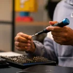 iFixit Manta Precision Bit Set 112 броя Комплект прецизни битове и 2 отвертки 