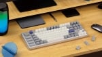 Keychron Q3 Pro SE Silver Grey QMK TKL RGB Безжична геймърска механична клавиатура с Keychron K Pro Red суичове