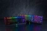 Razer BlackWidow X Chroma Геймърска механична клавиатура със зелени Razer суичове