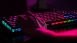 SteelSeries Apex M750 RGB Геймърска механична клавиатура със SteelSeries QX2 суичове