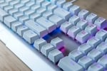 Razer BlackWidow X Chroma Mercury Edition Геймърска механична клавиатура със зелени Razer суичове