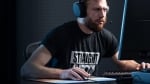 SteelSeries Rival 710 Геймърска оптична мишка с OLED дисплей