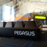 Spartan Gear Pegasus Black Безчижна геймърска механична клавиатура с Xinda Blue суичове
