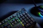 Razer BlackWidow V4 Геймърска механична клавиатура с Razer Green суичове