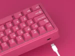 Royal Kludge R65 Berry Red Hot-Swappable Геймърска механична клавиатура с RK Linear Cream суичове